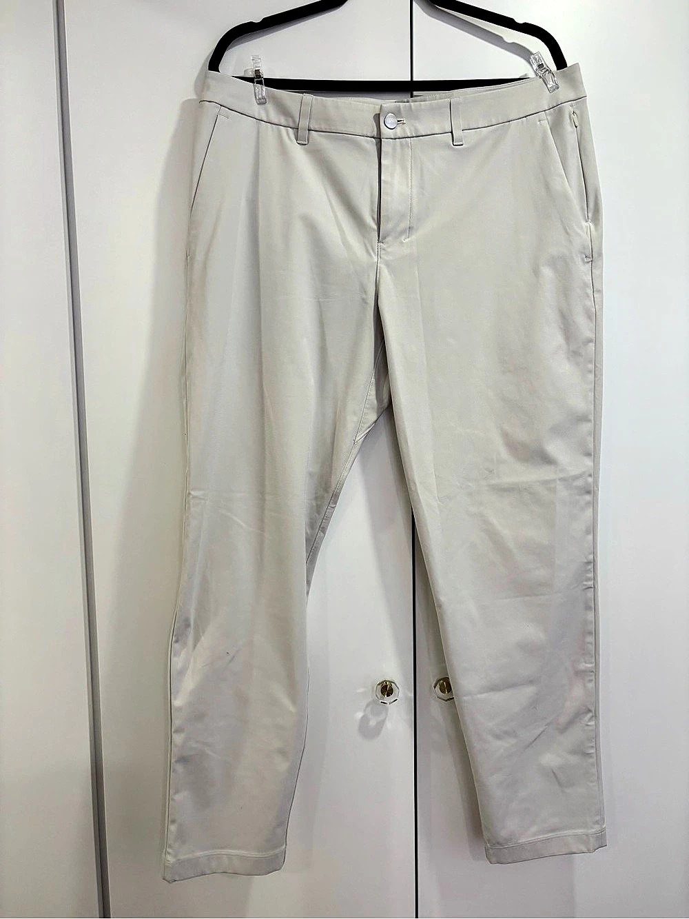 Lulu Lemon khaki grey Trousers Size 36
